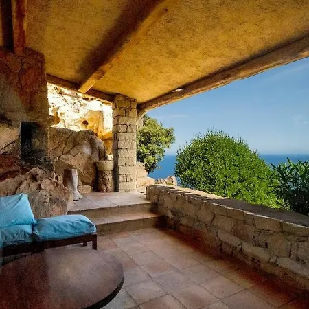 Designer Among Rocks, Art And Endless Blue Apartman Costa Paradiso