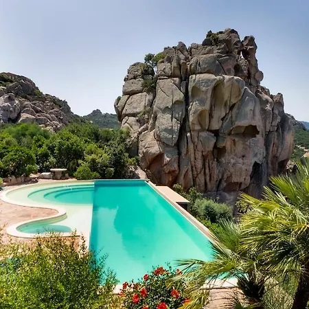 Apartman Designer Among Rocks, Art And Endless Blue Costa Paradiso