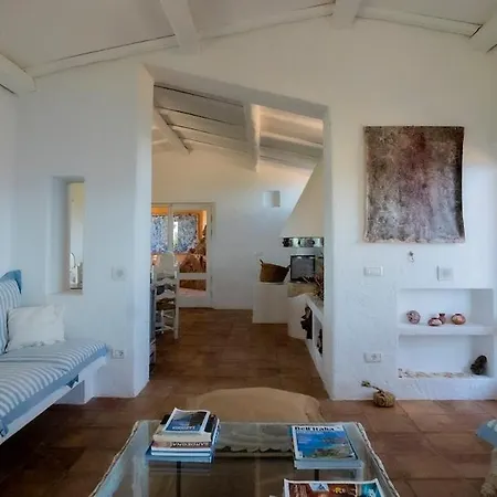 Apartman Designer Among Rocks, Art And Endless Blue
