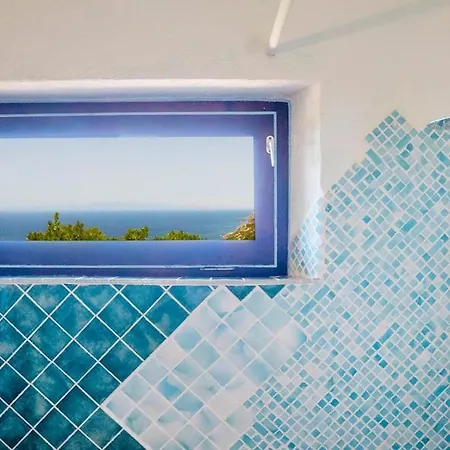 Designer Among Rocks, Art And Endless Blue Apartment *