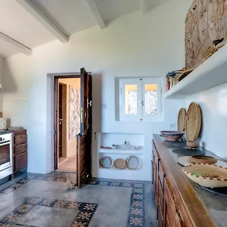 Designer Among Rocks, Art And Endless Blue Apartman Costa Paradiso