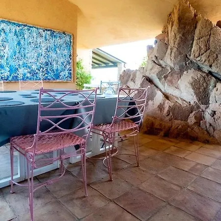 Designer Among Rocks, Art And Endless Blue Apartman *