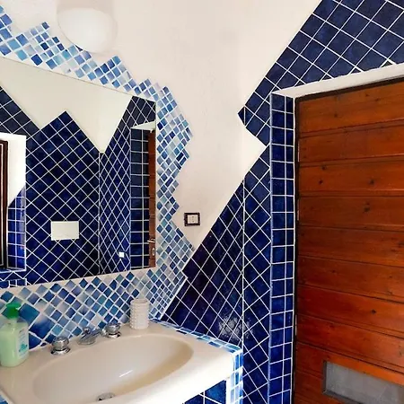 Designer Among Rocks, Art And Endless Blue Apartman Costa Paradiso