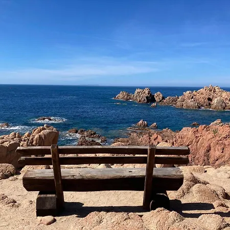 Designer Among Rocks, Art And Endless Blue Apartman